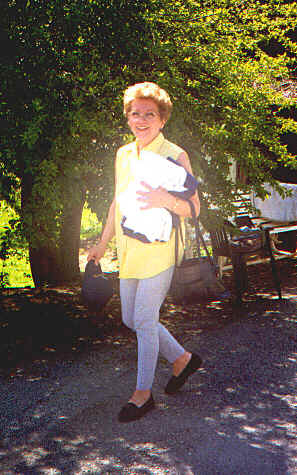 Sngrandm.jpg (295806 bytes)